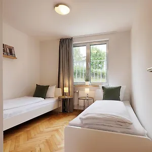 Apartmenthaus - Grosszuegige Fuer Je 4-8 Personen Mit Balkon Apartment