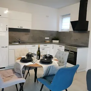 Loot: Moderne / Zentral Apartment